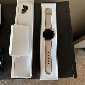 EUC Samsung Galaxy watch 4 40mm, rose gold with small pink band